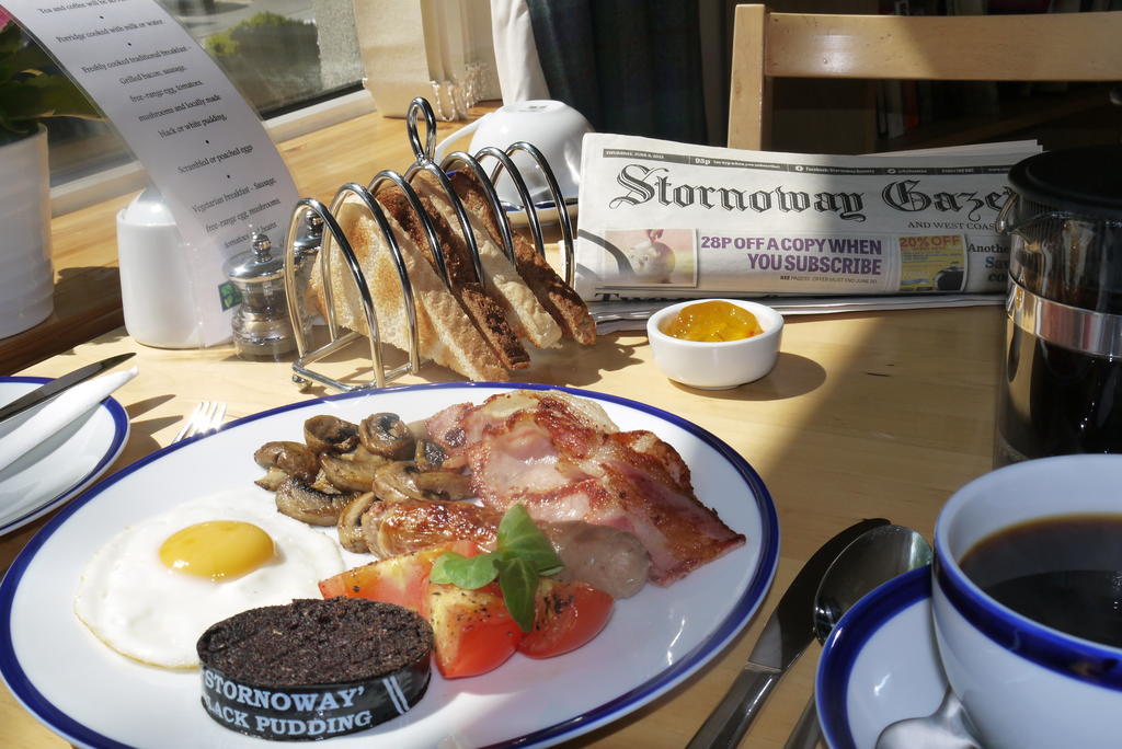 Jannel Bed & Breakfast Stornoway  Buitenkant foto